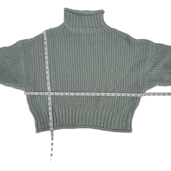 H&M Green Knitted Crop Long Sleeve Turtleneck Sweater Size Small Women’s - Picture 4 of 5